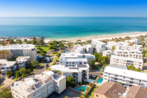 Modern 2BR Beachside Apartment - Kings Beach Caloundra